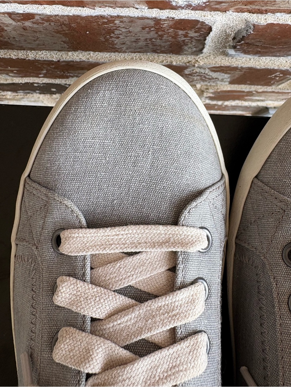 Taos Star Burst Comfort Canvas Sneakers Washed Gray Size 10 Wide FLAWED - Picture 12 of 14